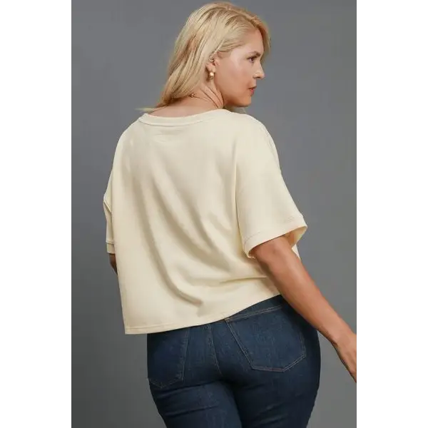 Lightweight Cropped Sweatshirt.