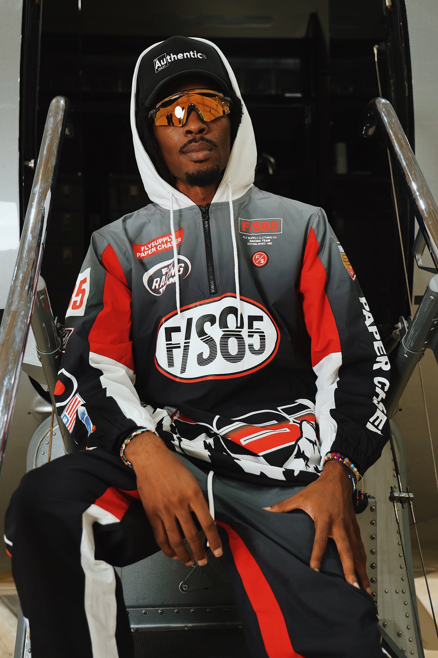 Paperchaser Windbreaker Pullover