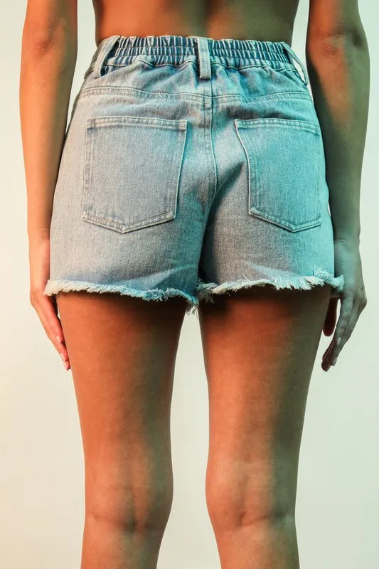 Raw Hem Pocketed Contrast Washed Denim Shorts.
