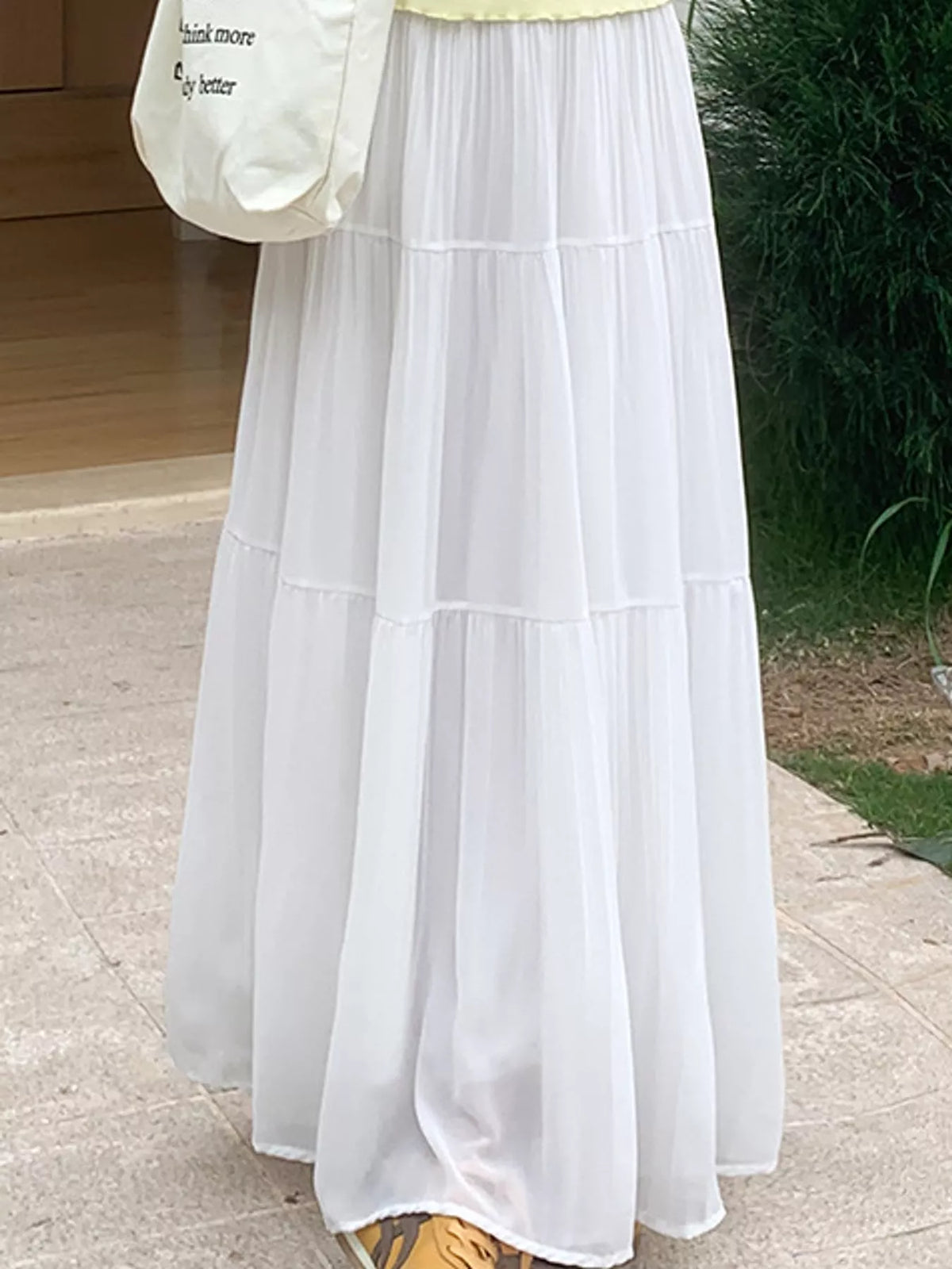 High-waisted tiered pleated maxi skirt