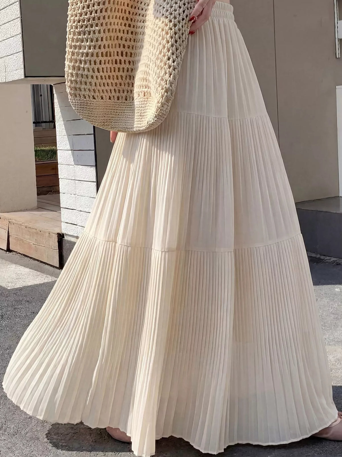 High-waisted tiered pleated maxi skirt