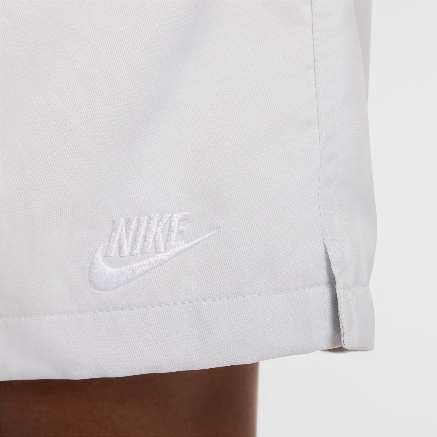 Mens Club Woven Shorts | Photon Dust/White
