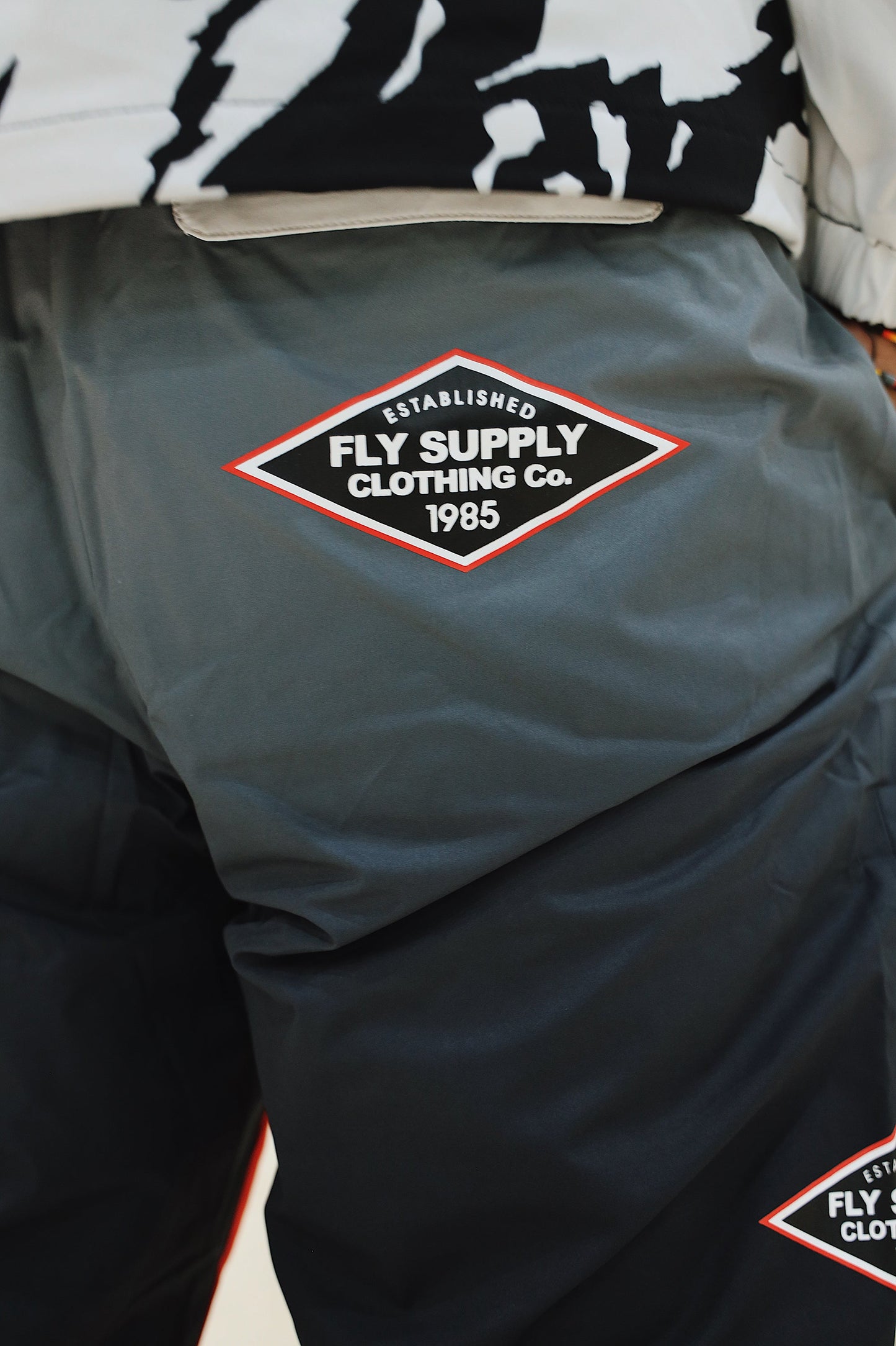 Paperchaser Windbreaker Pullover