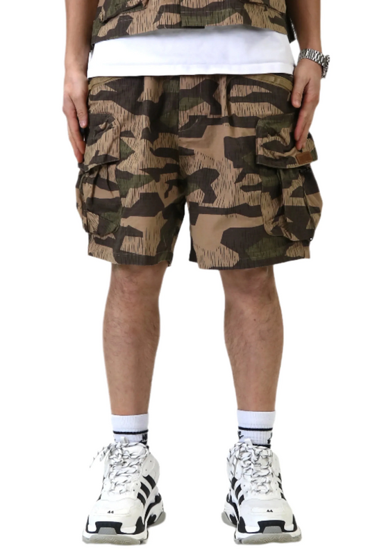 Fine Ripstop Twill Wide bottom opening short pants.