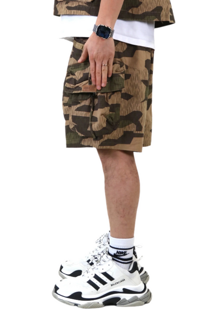 Fine Ripstop Twill Wide bottom opening short pants.