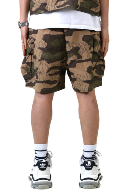 Fine Ripstop Twill Wide bottom opening short pants.