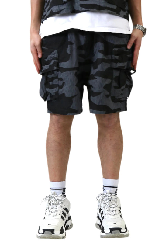 Noir Fine Ripstop Twill Wide bottom opening short pants.