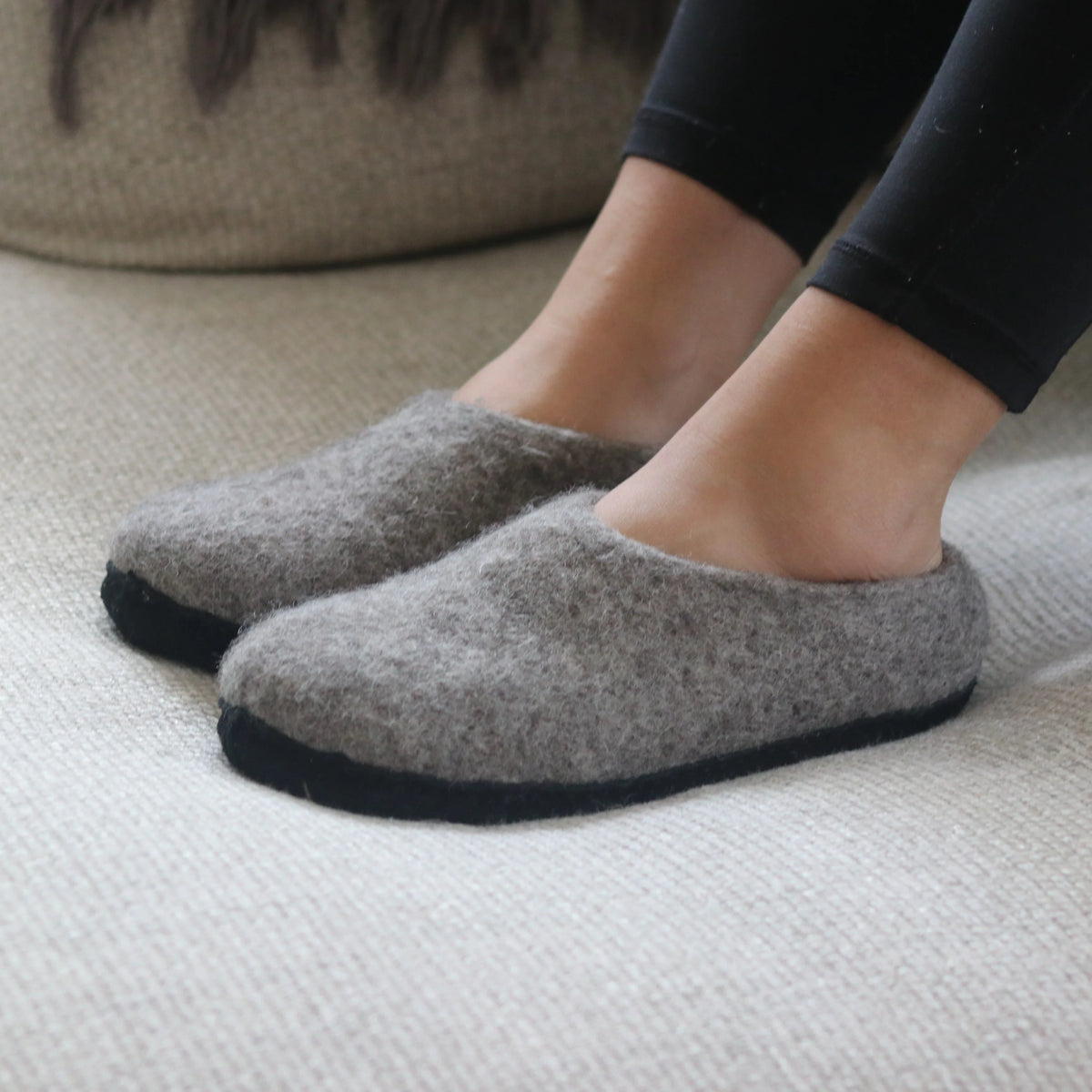 Newport Noir Wool House Shoe