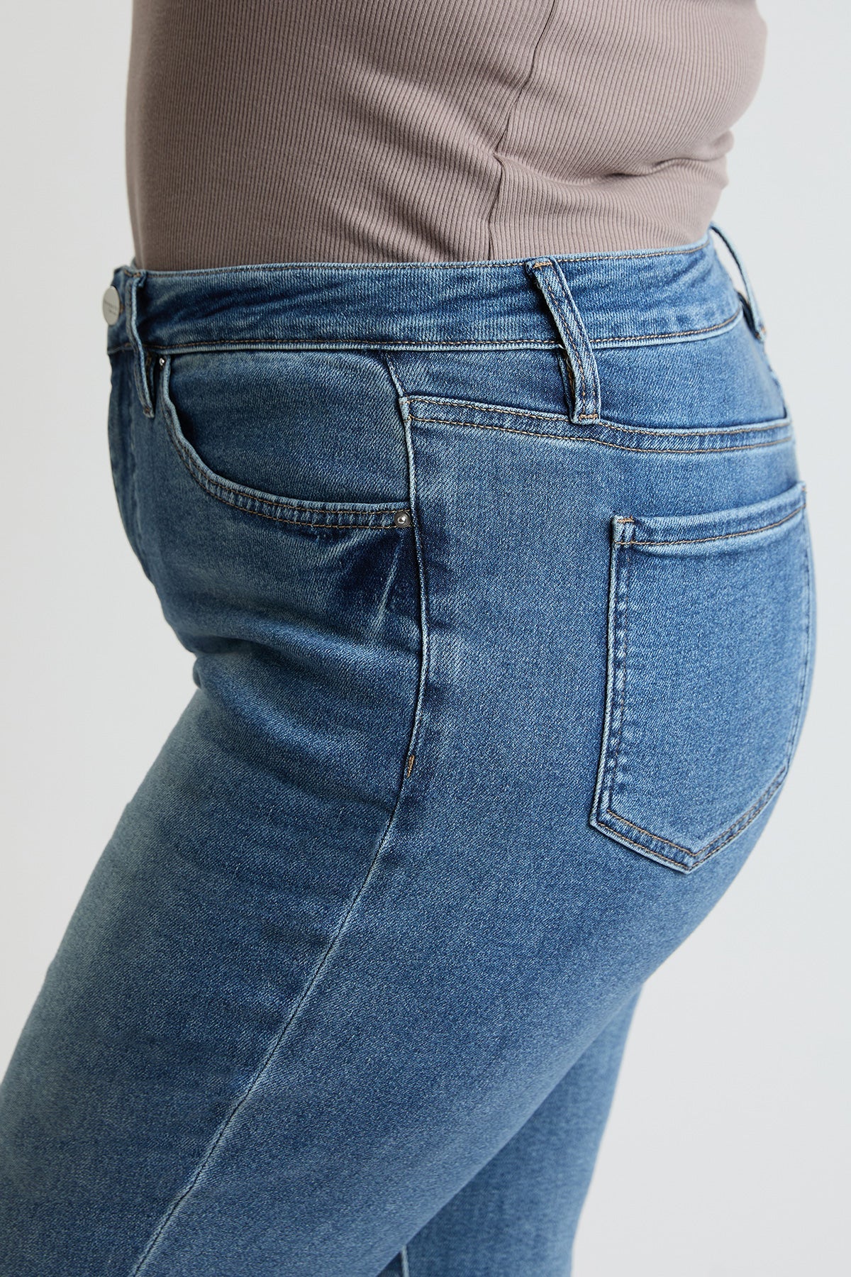 Premium Stretch Cuff Essential Capri