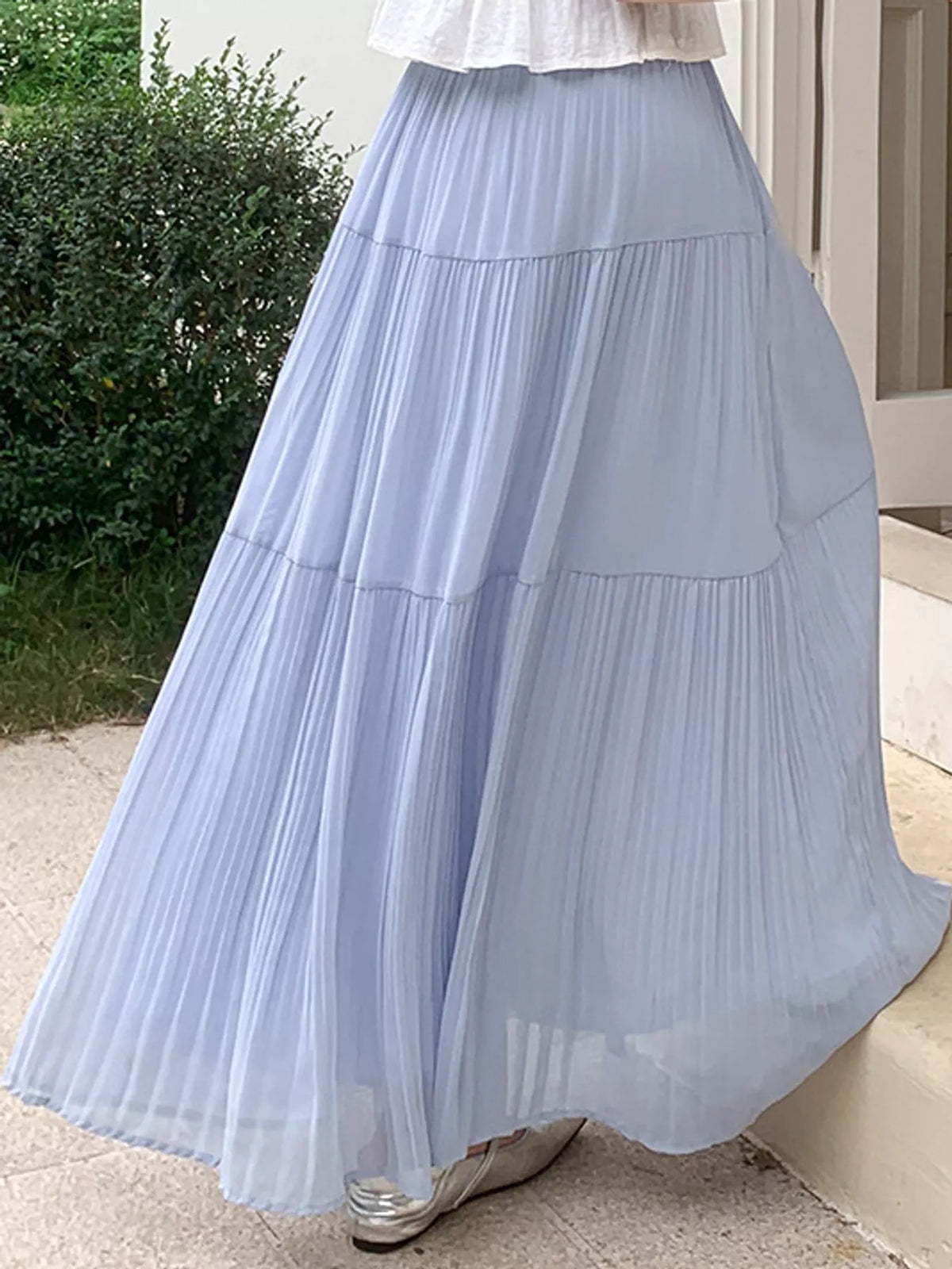 High-waisted tiered pleated maxi skirt