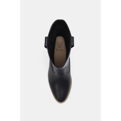 Butterfly Cut Detail Point Toe Boots.