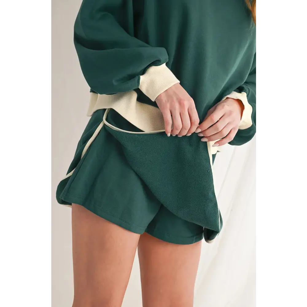 Contrast Trim Loose Pullover and Lace-up Waist Skort Set.
