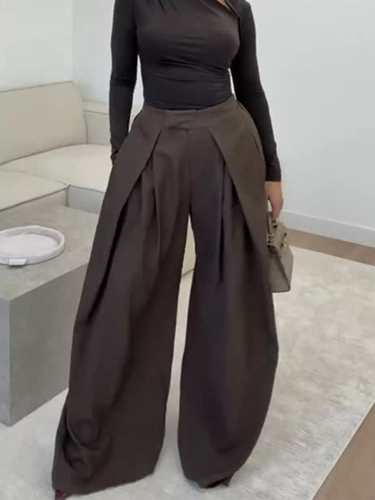 High-waisted pleated wide-leg pants