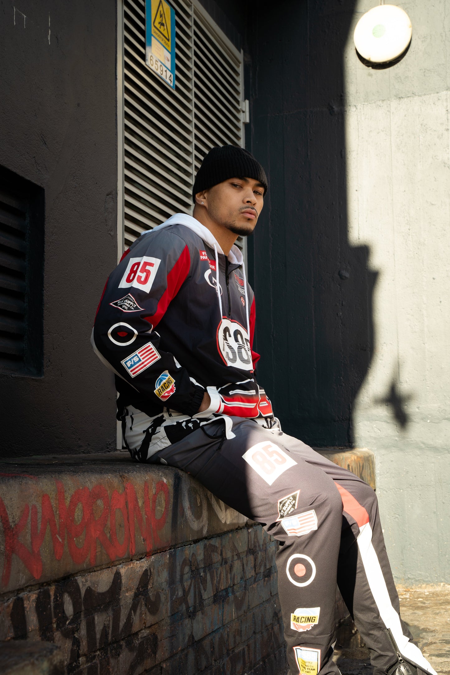 Paperchaser Windbreaker Jogger