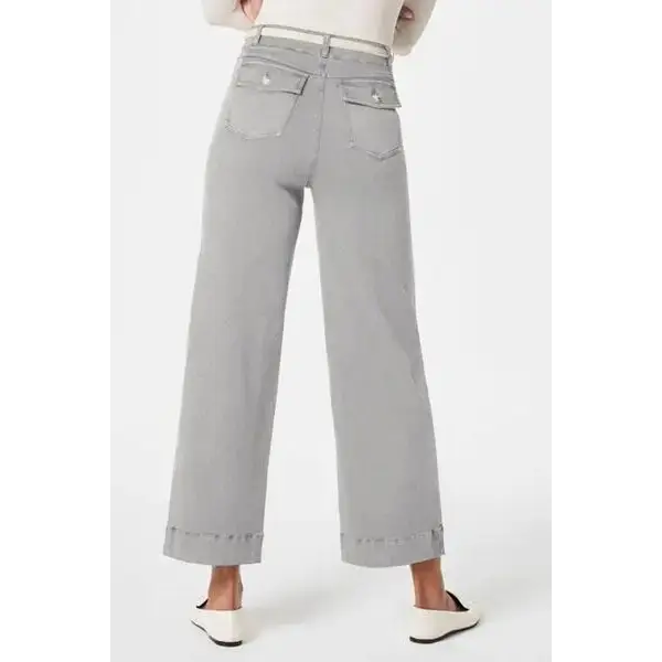 High Waist Jeans with Pockets.