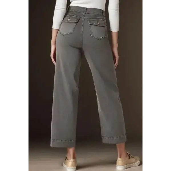 High Waist Jeans with Pockets.