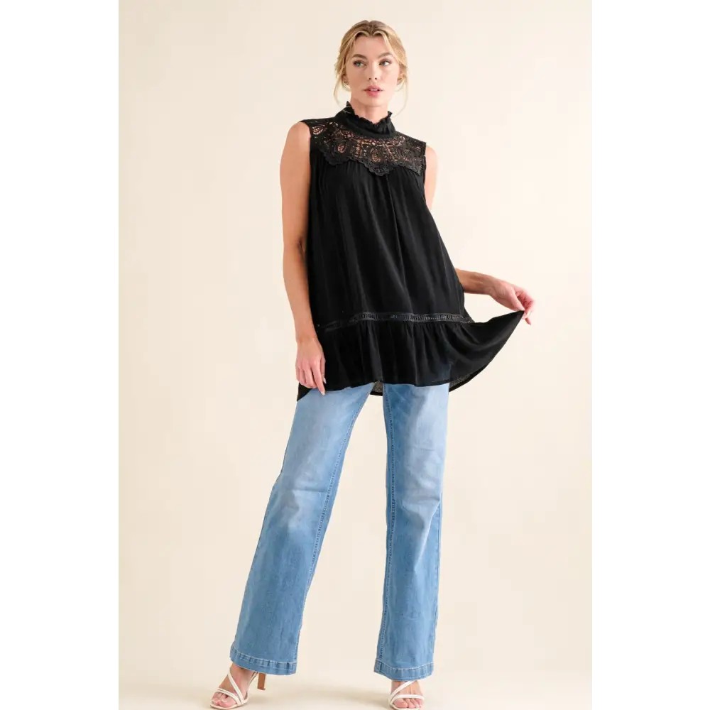 Lace Detail Sleeveless Ruffled Top.