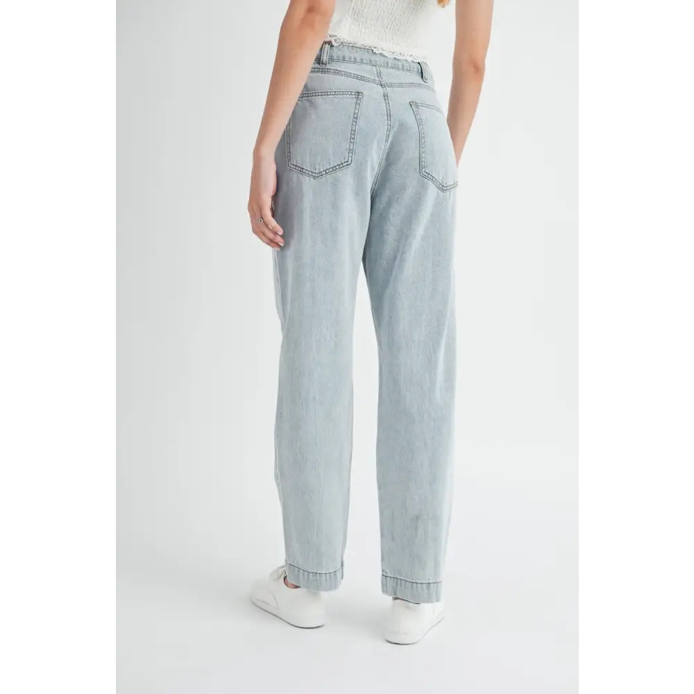 MABLE Pleated Front Detail Straight Jeans.