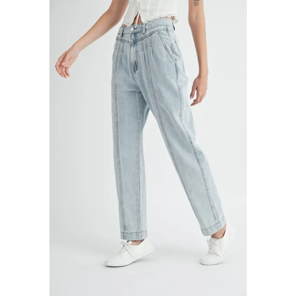 MABLE Pleated Front Detail Straight Jeans.