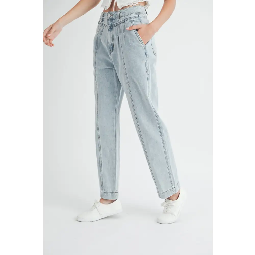 MABLE Pleated Front Detail Straight Jeans.