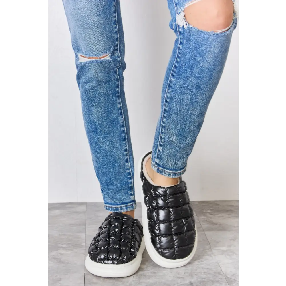 Melody Puffer Plush Slippers.