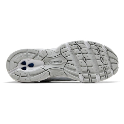 New Balance 530 sneakers in White Silver Metallic with polka dots