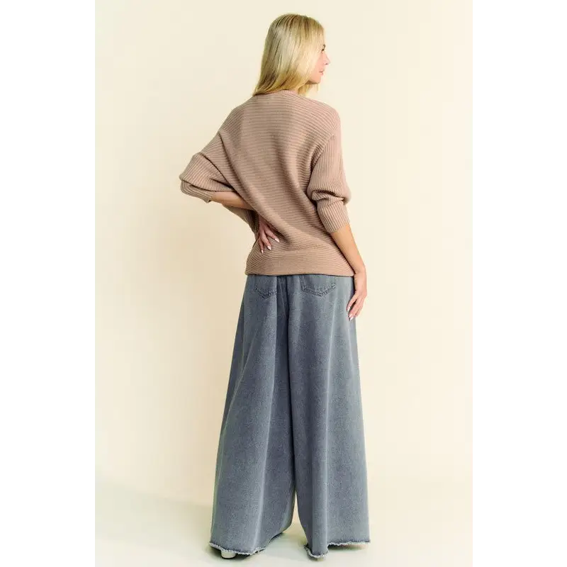 Round Neck Batwing Sleeve Sweater.
