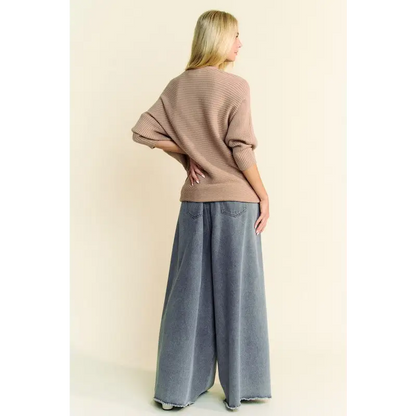 Round Neck Batwing Sleeve Sweater.