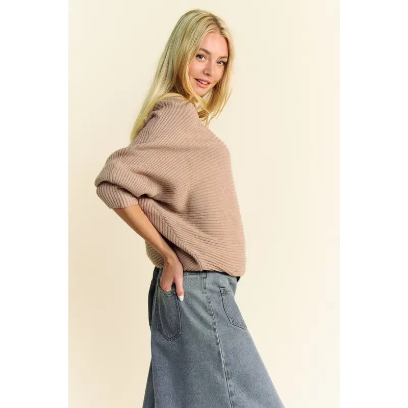 Round Neck Batwing Sleeve Sweater.