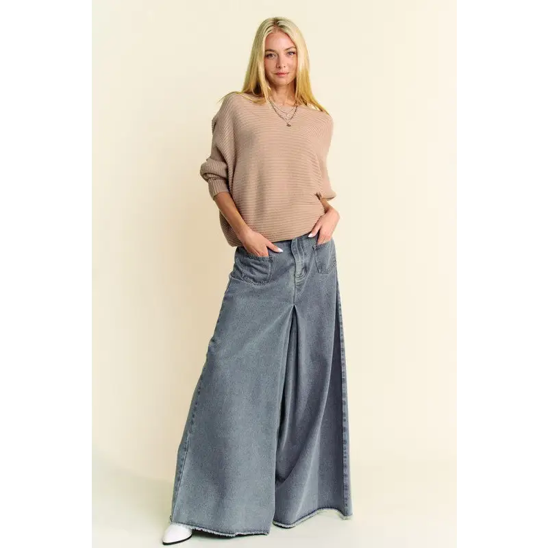 Round Neck Batwing Sleeve Sweater.