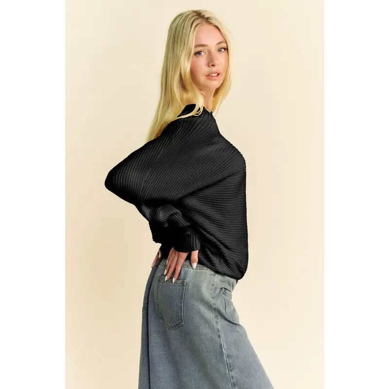 Round Neck Batwing Sleeve Sweater.