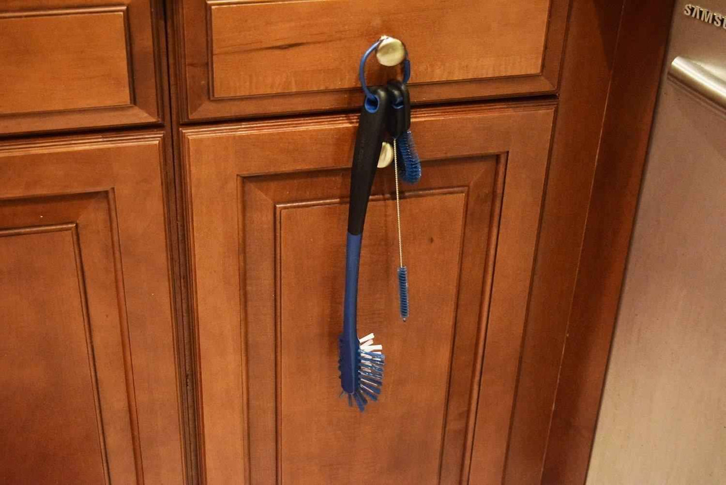 Water Bottle Brush: 3 Tools in 1