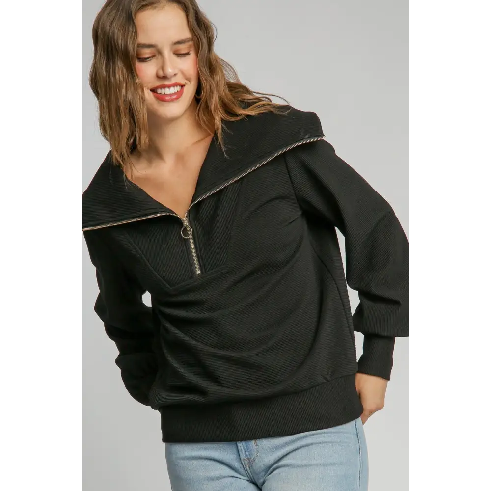 Ribbed Knit Half Zipper Sweatshirt.