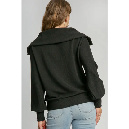 Ribbed Knit Half Zipper Sweatshirt.