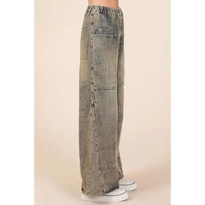 Washed Wide Leg Jeans with Pockets.