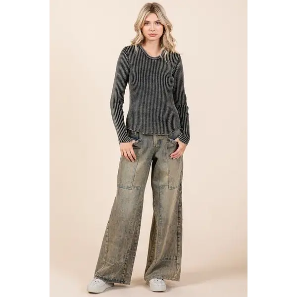 Washed Wide Leg Jeans with Pockets.