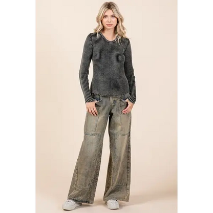 Washed Wide Leg Jeans with Pockets.