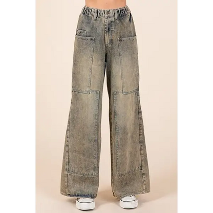 Washed Wide Leg Jeans with Pockets.
