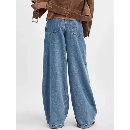 Wide Leg Jeans with Pockets.