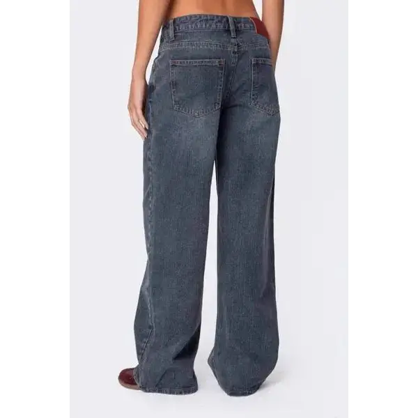 Wide Leg Jeans with Pockets.