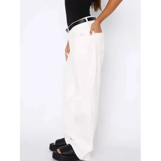 Wide Leg Jeans with Pockets.