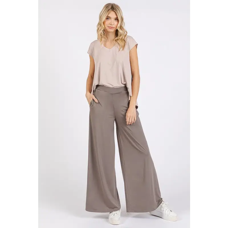 Yoga Air Stretch Elastic Waist Wide Leg Pants.